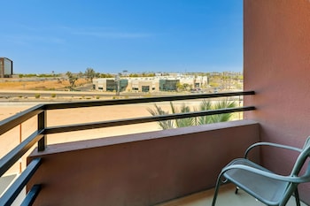 Room, 1 King Bed, Hearing Accessible, Terrace (Tub)