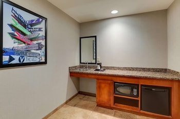 Suite, Multiple Beds, Hearing Accessible, Terrace (Sofa Sleeper, Roll-in, 2 Rooms)