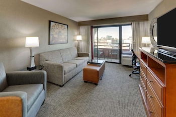 Suite, Multiple Beds, Hearing Accessible, Terrace (Sofa Sleeper, Roll-in, 2 Rooms)