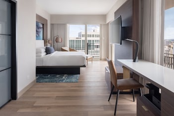 Room, 1 King Bed, City View