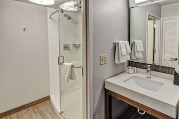Studio, Multiple Beds, Hearing Accessible (Accessible Bathtub)