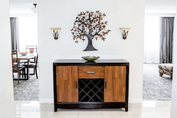 Suite, 1 King Bed, Refrigerator