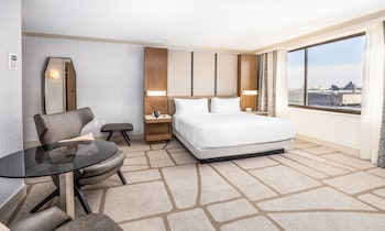 Deluxe Room, 1 King Bed (Capitol View)