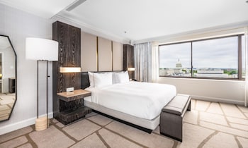 Presidential Suite, 1 King Bed, Fireplace (Capitol View)