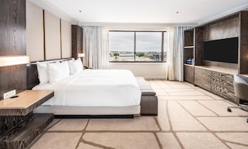 Presidential Suite, 1 King Bed, Fireplace (Capitol View)