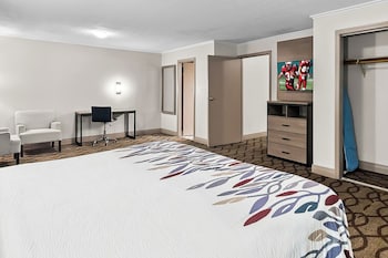 Suite, 2 Bedrooms, Non Smoking, Jetted Tub (1 King Bed)