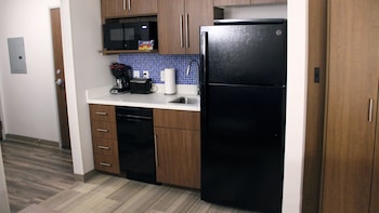 Suite, 2 Queen Beds (Dining)