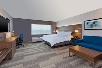 Suite, 1 King Bed, Mobility Accessible