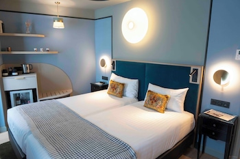 Twin Prestige Room