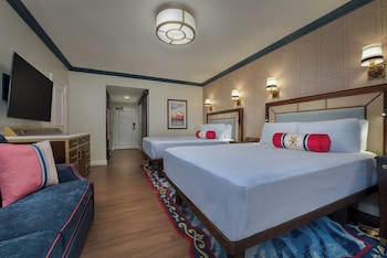Water View. Wheelchair accessible with tub and option for hearing accessibility. 2 queen beds, 1 day