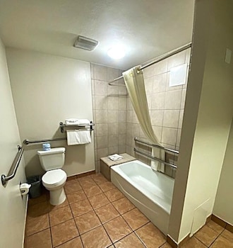 Family Suite, Accessible Bathtub