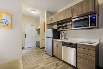 Suite, 1 King Bed with Sofa bed, Non Smoking (Efficiency)