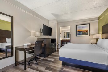 Standard Room, 1 King Bed, Non Smoking, Refrigerator & Microwave