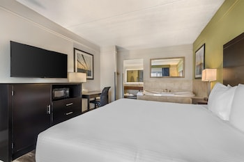 Standard Room, 1 King Bed, Non Smoking, Jetted Tub