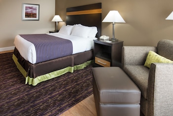 Standard Room, 1 King Bed (Top Floor)