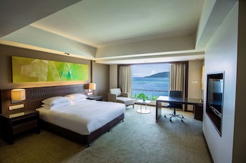 Room, 1 King Bed, Sea View