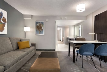 Room, 2 Queen Beds, Mountain View
