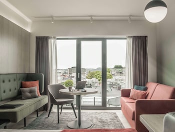 Room, 1 Queen Bed, Balcony (Spacious)