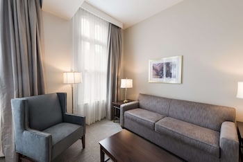 Standard Room, 1 King Bed, Accessible, Non Smoking (Queen sofabed)