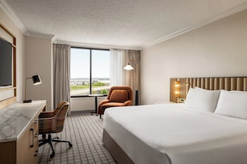 Standard Room, 1 King Bed, Accessible (Communications)
