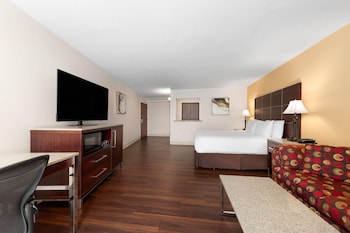 Studio Suite, 1 King Bed, Non Smoking