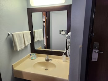 Standard Single Room, 1 King Bed, Accessible