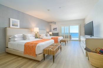 Standard Room, 2 Queen Beds, Partial Ocean View