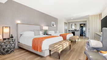 Standard Room, 2 Queen Beds, Partial Ocean View