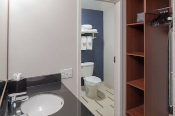 Room, 2 Queen Beds, Hearing Accessible