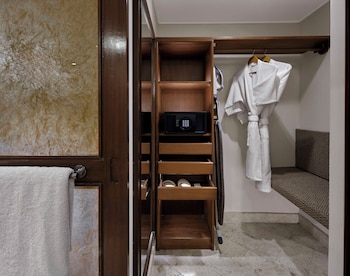 Club Room, 2 Twin Beds (Club Access)
