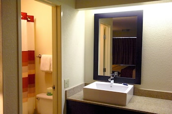 Standard Room, 1 King Bed, Accessible (Smoke Free)