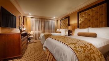 Standard Room, 2 Double Beds, Non Smoking, Refrigerator & Microwave