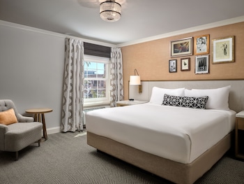 Suite, 1 King Bed (King Suite Ocean)