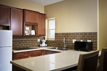 Suite, 2 Queen Beds, Kitchen