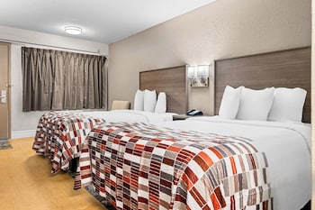 Standard Room, 2 Double Beds (Smoke Free)