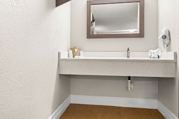 Superior Room, 1 King Bed (Smoke Free)