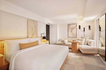 Signature Room, 1 King Bed, City View