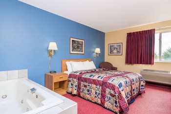Studio Suite, 1 Queen Bed, Non Smoking, Hot Tub