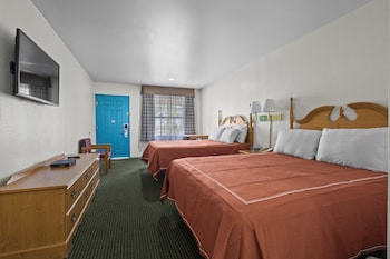 Room, 2 Queen Beds, Smoking