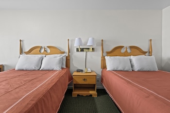 Room, 2 Queen Beds, Smoking