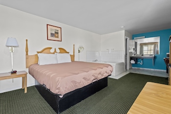Room, 1 King Bed, Non Smoking, Jetted Tub