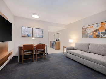 King, Suite, Accessible, Bathtub
