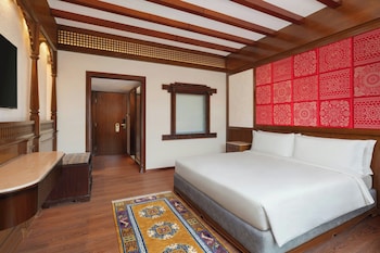 Standard Room, 1 King Bed, Garden View
