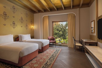 Regal Suite, Club lounge access, Bedroom 1: 1 King, Bedroom 2: 2 Double, Garden view