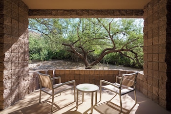Room, 2 Queen Beds, Mobility Accessible, Patio (Ventana, Roll-In Shower)