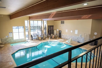 Standard Room, 2 Queen Beds, Non Smoking, Pool View