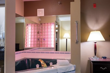 Standard Studio Suite, 1 King Bed, Hot Tub