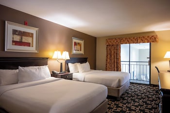Standard Room, 2 Queen Beds, Non Smoking, Pool View