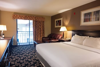 Standard Room, 1 King Bed, Pool View