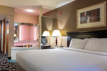 Standard Studio Suite, 1 King Bed, Hot Tub
